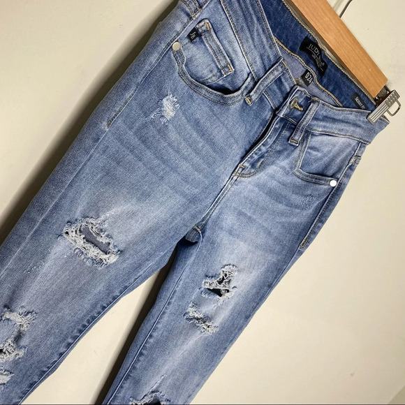 Judy Blue Light Wash Blue Jasper Mid Rise Distressed Skinny Jeans size 0/24 - Picture 3 of 9